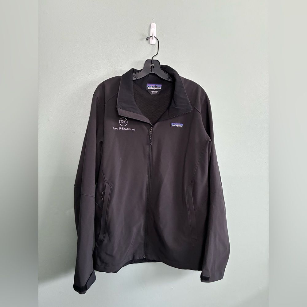 Patagonia Jacket Adult L Black Softshell Full Zip Long Sleeve Logo Pockets Mens